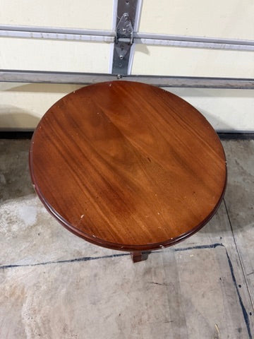Round Wood Pedestal End/Side Short Table with Carved Base