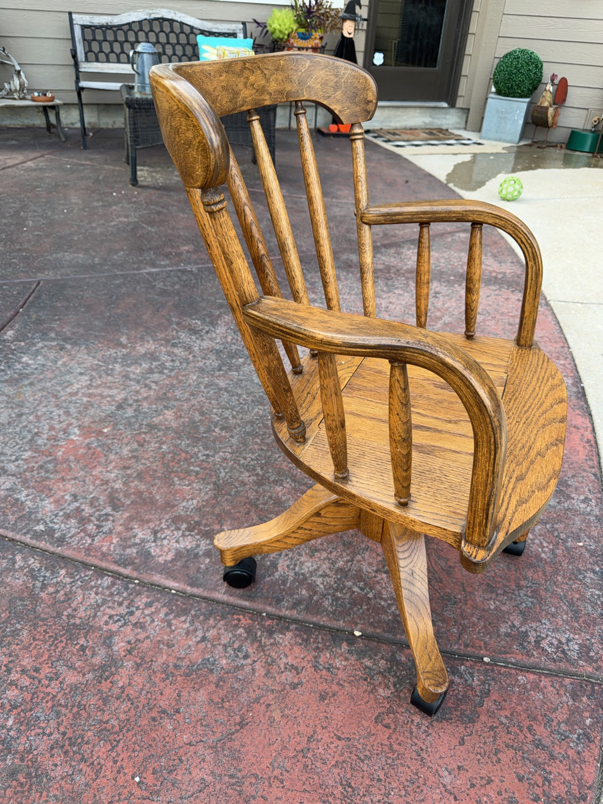 Oak Swivel Windsor-Style Office Chair On Casters #1
