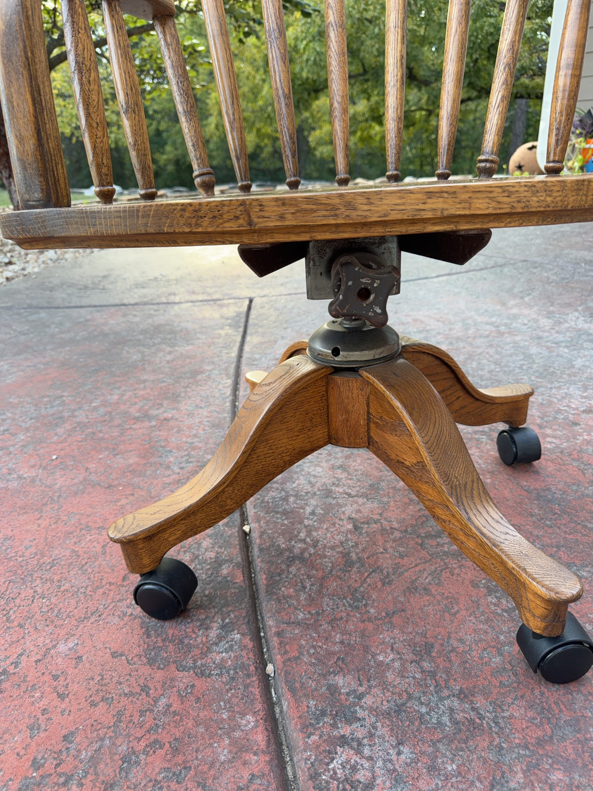 Oak Swivel Windsor-Style Office Chair On Casters #1