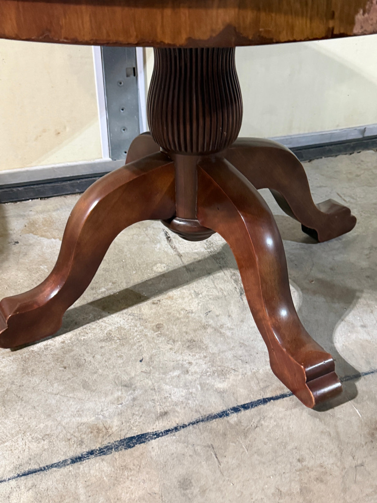 Round Wood Pedestal End/Side Short Table with Carved Base