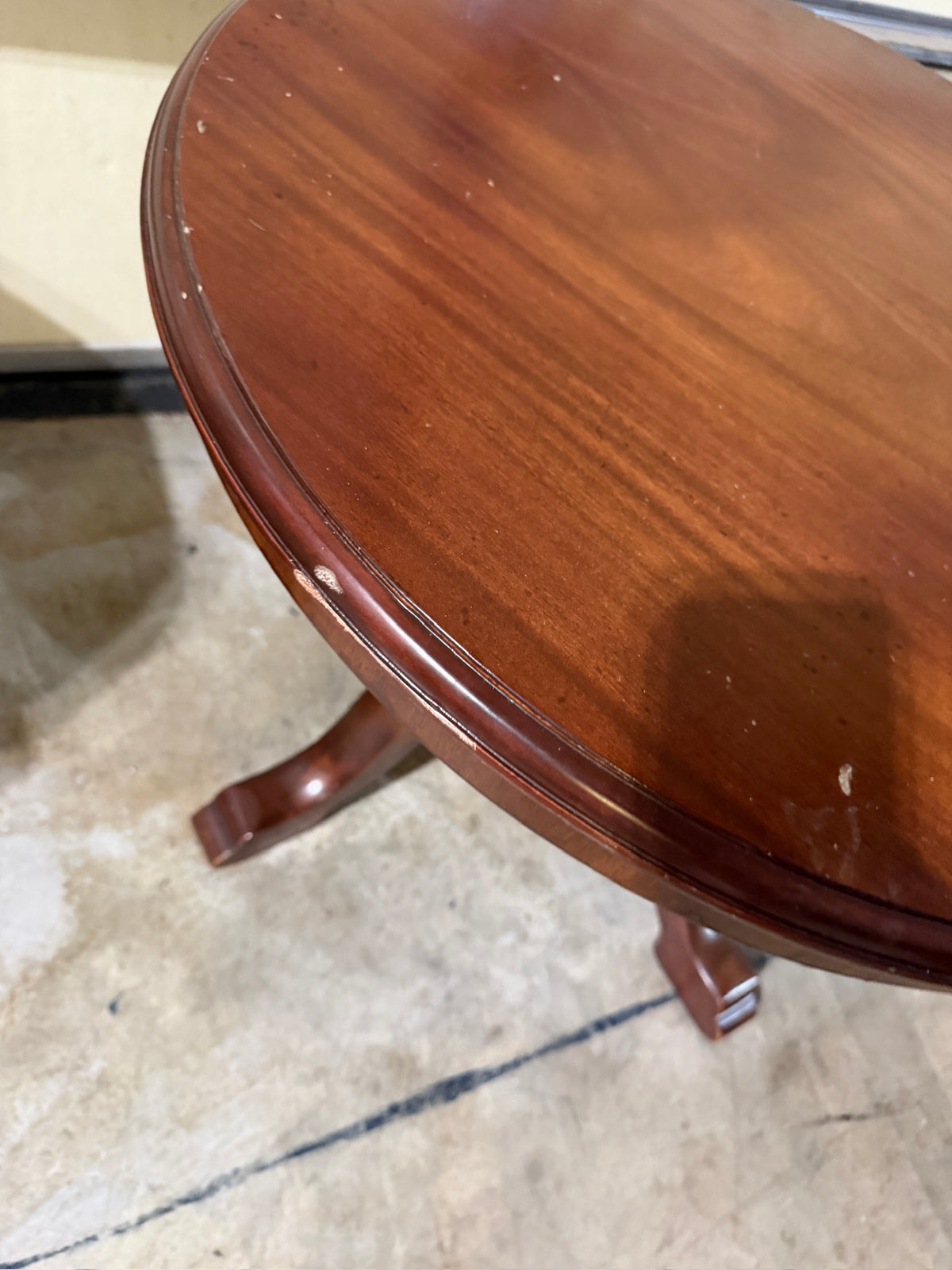 Round Wood Pedestal End/Side Short Table with Carved Base